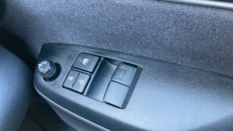 Toyota Yaris 1.5 Hybrid Icon 5dr CVT Hybrid Hatchback